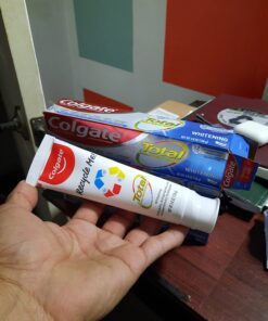 Colgate Total Teeth Whitening Toothpaste, 10 Benefits Including Sensitivity Relief ,Whitening Mint, 4.8 oz ( Pack of 4 ) Whitening Paste 4.8 Ounce (Pack of 4) 38 71n0T9nlbuL