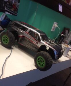 Redcat Racing Blackout XTE 1/10 Scale Electric Monster Truck with Waterproof Electronics, Silver/Red SUV, Blackout-XTE-SILVERSUV 61 71nVLSoLolL