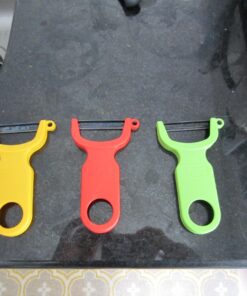 Kuhn Rikon Original Swiss Peeler 3-Pack Red/Green/Yellow Set of 3 Y Type Peeler 37 71navkAlUqL