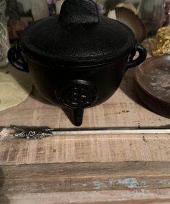 Alternative view of CircuitOffice Cast Iron Cauldron 4 1/2" Diameter Triquetra
