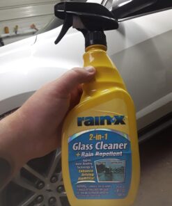 Rain-X 5071268 2-in-1 Glass Cleaner and Rain Repellant, 23 oz. - Provides a Streak-Free Clean for Automotive Glass While Preventing Sleet, Snow, Ice, and Road Spray Build Up Pack of 1 29 71oKGDwn22L