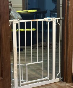 Carlson Extra Wide Walk Through Pet Gate with Small Pet Door, Includes 4-Inch Extension Kit, Pressure Mount Kit and Wall Mount Kit,White 44 71owlqpQCbL