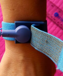 Anti Static Wrist Straps - 3 Pack - Reusable Anti-Static Wrist Straps equipped with Grounding Wire and Alligator Clip - Enables you to Ground Yourself while working on Sensitive Electronics 2x Black + 1x Blue 43 71p6kwdLC1L