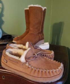 Cadillac Select Premium Water Repellent & Stain Protector Waterproofing Spray Great for use on Suede Shoes, Sheepskin, Nubuck, and Leather Non-aerosol 20 71qQdafz7OL