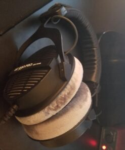 beyerdynamic DT 990 Pro 250 ohm Over-Ear Studio Headphones For Mixing, Mastering, and Editing Gray 61 71qvtP0o4pL