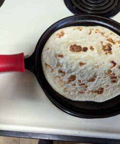 Lodge Cast Iron Round Griddle with Red Silicone Hot Handle Holder, 10.5-inch Round Griddle Bundle 28 71rQJ4UgagL