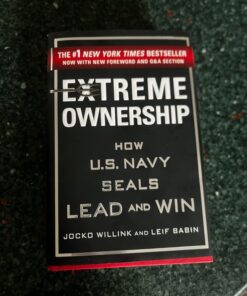 Extreme Ownership: How U.S. Navy SEALs Lead and Win (New Edition) 31 71rfIkl5W2L