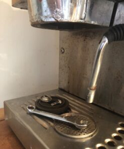 Rancilio Silvia Espresso Machinet,0.3 liters, with Iron Frame and Stainless Steel Side Panels, 11.4 by 13.4-Inch 39 71sCfcpLGvL