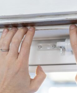 Duck Brand Heavy-Duty Self Adhesive Weatherstrip Seal for Large Gap, 3/8-Inch x 1/4-Inch x 17-Feet, 1 Seal, White (282433) 32 71sHqx7LScS