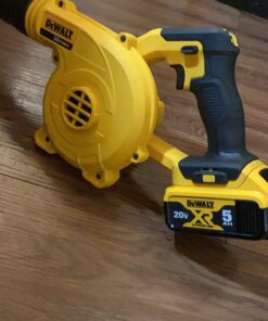 DEWALT 20V MAX XR Battery, Lithium Ion, 5.0Ah (DCB205) 23 71sXlaaQdL