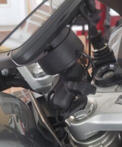 TomTom Rider 550 Motorcycle GPS Navigation Device, 4.3 Inch, with World Maps, Motorcycle Specific Winding and Hilly Roads, Updates via WiFi, Traffic and Speed Cams, Compatible with Siri and Google Now 33 71sjK7a1SWL