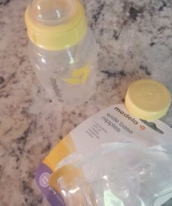 Medela Slow Flow Bottle Nipples with Wide Base, Baby Newborns Age 0-4 Months, Compatible with All Medela Breast Milk Bottles, Made Without BPA, 3 Count (Pack of 1) 15 71szuDJNrSL