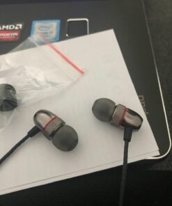 Betron ELR50 in Ear Headphones Earphones Wired with Noise Isolating Earbuds Tangle Free Cord Lightweight Carry Case Soft Ear Buds 3.5mm Plug (Black) 61 71t8LZkLHdL