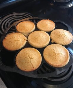 Lodge Cast Iron Mini Cake Pan. Pre-seasoned Cast Iron Cake Pan for Baking Biscuits, Desserts, and Cupcakes. 31 71toGgwpiEL