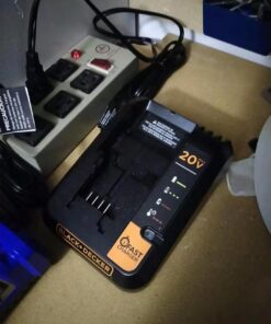 BLACK+DECKER 20V MAX Lithium Battery Charger, 2 Amp (BDCAC202B), Black 31 71u1aCgriL
