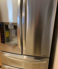 Super Sani-Cloth Germicidal Disposable Wipe - Fast 2-Minute Contact Time, Great for High-Touch Surfaces and Devices - Large Canister, 6 in. x 6.75 in. 160 Count (Pack of 1) 41 71uVDvOyctL