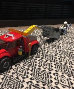 LEGO City Police Tow Truck Trouble 60137 Building Toy (144 Pieces) (Discontinued by Manufacturer) 23 71uWbP zYgL