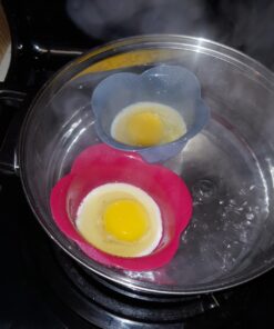 Kitzini Poached Egg Cup. Egg Coddler 4 Set. BPA Free. Microwave Egg Poacher. Nonstick Egg Pod Perfect Silicone Egg Poacher. Easy to Use & Clean. No Mess. 4 Silicone Egg Molds. Dishwasher Safe 4 Pack 36 71vNgK09XNL