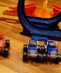 Fisher-Price Nickelodeon Blaze and the Monster Machines Monster Dome racetrack playset with stunt track and character trucks for preschool kids 46 71vuH09mjeL