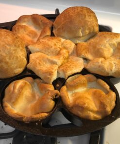 Lodge Cast Iron Mini Cake Pan. Pre-seasoned Cast Iron Cake Pan for Baking Biscuits, Desserts, and Cupcakes. 27 71wbQX dTNL