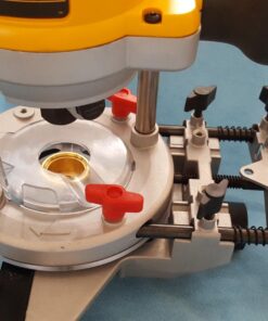 BOSCH RA1054 Deluxe Router Edge Guide with Dust Extraction Hood & Vacuum Hose Adapter 48 71wdx68rL6L