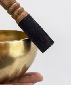 6-Inch Handmade Tibetan Singing Bowl ~ Superb B Crown Chakra Balancing ~ Best use for Meditation, Sound Healing, Cleansing, Mindfulness & Relaxation ~ Cushion & Sueded Leather wooden Mallet included 24 71xI8E63EcL