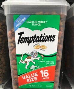 TEMPTATIONS MIXUPS Crunchy and Soft Cat Treats Catnip Fever Flavor, 16 oz. Tub 16 Ounce (Pack of 1) 42 71y69JMaSuL