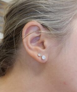 Amazon Essentials Plated Sterling Silver Cubic Zirconia Stud Earrings (Round & Princess) White/Platinum 5 mm Round Cut 36 71yQHitradL