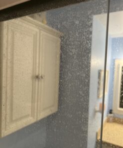 Rain-X 630035 X-Treme Clean Shower Door Cleaner, 12 Fl. Oz, Formulated To Glass Doors - Easy Use, Removes Soap Scum, Dirt, Hard Water Build-up, Calcium, Lime And Rust Stains 49 71zTR41yWkL