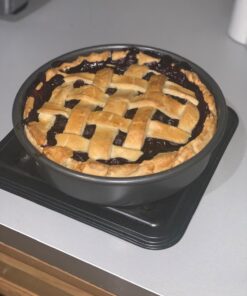 Chicago Metallic Professional Non-Stick Round Cake Pan, 9-Inch 26 71zg7gbaqDL