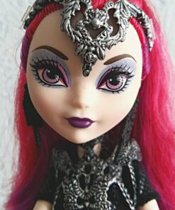 Mattel DHF97 - Ever After High Toy - Dragon Games - Teenage Evil Queen Deluxe Special Edition Doll 48 71zgp3aL tL