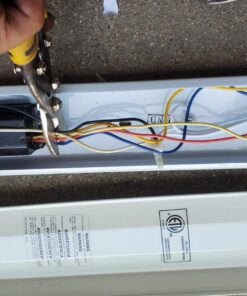 Sunco 10 Pack T8 LED 4FT Tube Light Bulbs Ballast Bypass Fluorescent Replacement 5000K Daylight 18W Frosted Cover Retrofit Single Ended Power (SEP) Commercial Grade - UL 10 Count (Pack of 1) 35 81 SG3d2lLL