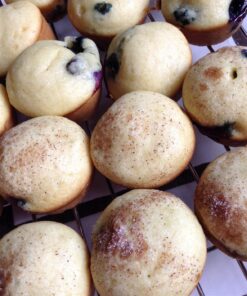 Wilton Recipe Right 24 Cup Mini Muffin Pan Mini 24 cup 27 81 UKHYTyL