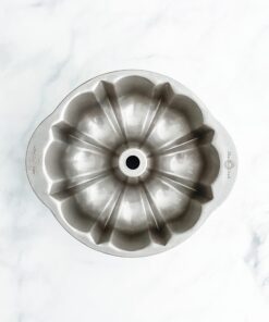 USA Pan Bakeware Nonstick Fluted Tube Cake Pan, Aluminized Steel 10-Inch 28 81 t2ypO3kL