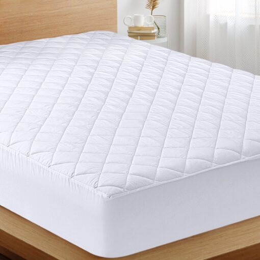 Utopia Bedding Quilted Fitted Mattress Pad (King) - Elastic Fitted Mattress Protector - Mattress Cover Stretches up to 16 Inches Deep - Machine Washable Mattress Topper White King