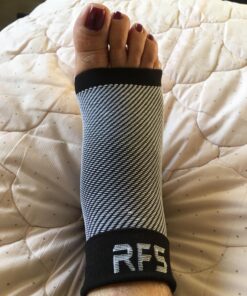 Run Forever Sports Plantar Fasciitis Compression Socks | Foot & Ankle Brace for Women & Men | Toeless Ankle Compression Sleeve for Ankle Support, Plantar Fasciitis, Night Splint, Arch & Achilles Tendonitis Relief Medium Black 40 810eoZBESWL