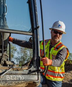 Radians SV55 Class 2 Heavy Woven Two Tone Engineer Vest with Padded Neck to Support Extra Weight in Cargo Pockets One Size Green 22 8121dTWiQiL