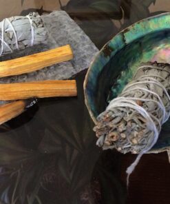 Smudge Kit - White Sage, Palo Santo, Abalone Shell, Smudging Feather for Healing, Purifying, Meditating & Incense (Essentials Plus) 34 812FYpe9trL