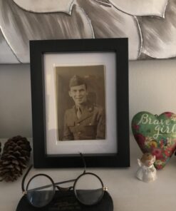 Amazon Basics 5" x 7" Rectangular Photo Picture Frame or 4" x 6" with Mat, 2-Pack, Black 5" x 7" 21 8133EIByRL