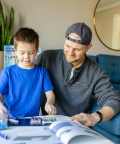 Snap Circuits BRIC: Structures | Brick & Electronics Exploration Kit | Over 20 Stem & Brick Projects | Full Color Project Manual | 20 Parts | 75 BRIC-2-Snap Adapters | 140+ BRICs 23 814Y3NGn3uL