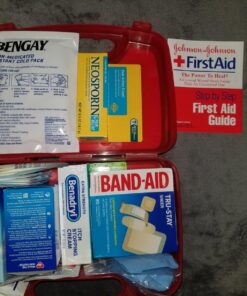 Johnson & Johnson All-Purpose Portable Compact First Aid Kit for Minor Cuts, Scrapes, Sprains & Burns, Ideal for Home, Car, Travel and Outdoor Emergencies, 140 Pieces Original Version 140 Piece Set 45 8153FRprZ8L