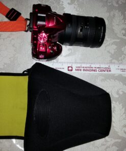 MegaGear MG091 Nikon D3500, D5600, D3400, D5500, D7200, D3300, D5300, D610, D7100, D600, D3200 Ultra Light Neoprene Camera Case, Black insade Yellow 44 8158m5R4ytL