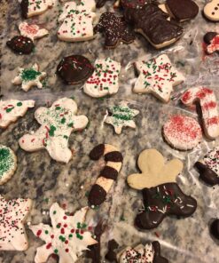 StarPack Metal Christmas Cookie Cutters Set (18pcs) - Favorite Christmas Cookie Cutter Shapes like Gingerbread Man, Star, Snowflake & other Classic Cookie Cutters Shapes - A Family Cookie Cutter Set 32 816xwkEJ2eL