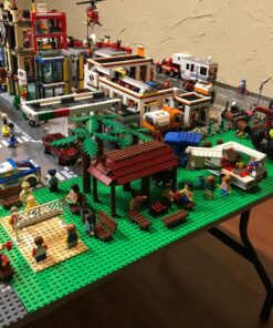 LEGO Classic Green Baseplate 2304 Supplement for Building, Playing, and Displaying Creations, 10in x 10in, Large Building Base Accessory for Kids and Adults (1 Piece) 35 818OPfVsJDL