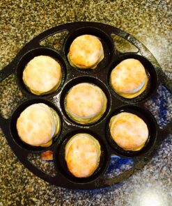 Lodge Cast Iron Mini Cake Pan. Pre-seasoned Cast Iron Cake Pan for Baking Biscuits, Desserts, and Cupcakes. 28 8196CZQ7BFL