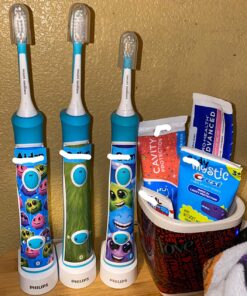 Philips Sonicare for Kids 3+ Bluetooth Connected Rechargeable Electric Power Toothbrush, Interactive for Better Brushing, Turquoise, HX6321/02 32 819HLgTJaGL