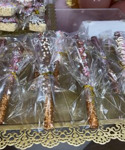 COOLAKE Clear Treat Bags 100 PCS Cellophane Bags Clear Candy Bags with 100 PCS Metallic Twist Ties For Kids Birthday Candy Popcorn Gift Cookie Small (4''by 6'') 100PCS 4" by 6" 31 81A6cR3gTNL