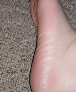 Microplane Colossal Foot File Scraper - The Original Stainless Steel Foot Rasp, Dead Skin/Callus Remover for Feet, Gentle Foot Scrubber, Pedicure Tools for Salon-Quality Foot Care, Black 61 81ADDiZFx0L