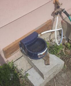 Coastal Pet Bergan Auto-Wata - Outdoor Dog & Cat Water Dispenser - Automatic Water Bowl for Pets - Made from Durable, BPA-Free Plastic - Self-Watering Cat & Dog Bowl - Navy, 48 Ounces 37 81B93evq83L