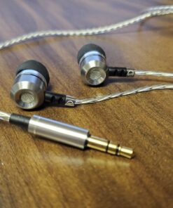 sephia SP3060 Wired Headphones, HD Bass Driven Audio, Lightweight Aluminum Wired in Ear Earbud Headphones, S/M/L Ear Bud Tips, Earphone Case, 3.5mm Tangle-Free Cord (Without Mic) 38 81BNcY8vB4L